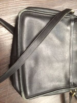 COACHショルダーバッグの補色・保湿・磨き｜鞄お手入れ事例
