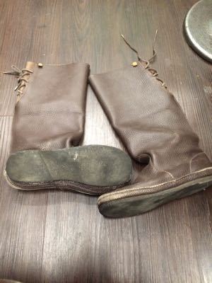KOOS ブーツのクレープソール交換・カラー補修｜修理事例