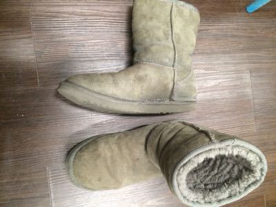 UGG ムートンブーツの前底・かかと部分補修｜修理事例