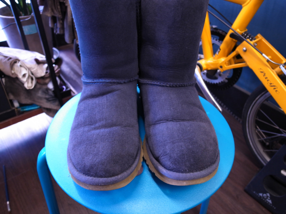 UGG ムートンブーツの水染みクリーニング 1