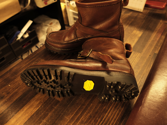 RUSSELL MOCCASIN レディース靴のオールソール交換 2