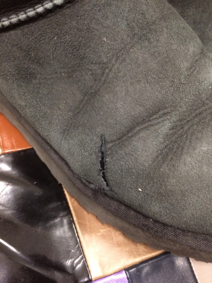 UGG ムートンブーツの裂け補修 2