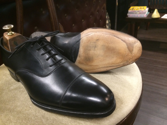 Crockett & Jones レザーソールの応急補修 2