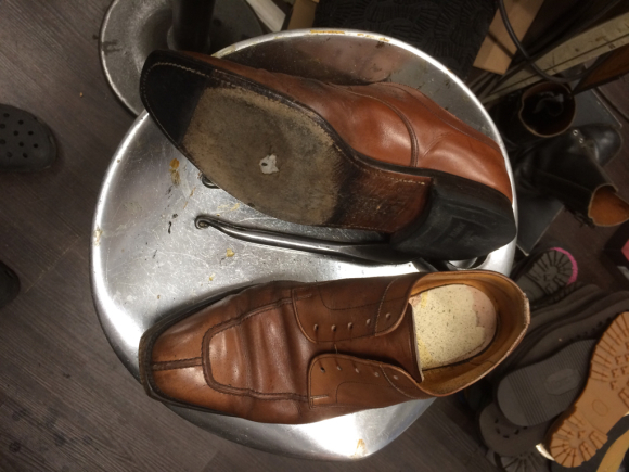 SCOTCH GRAIN 修理しやすい構造へオールソール交換 1