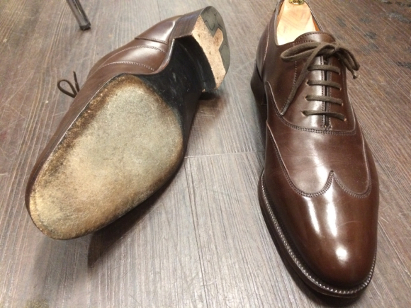 John Lobb つま先の革当て補修 1