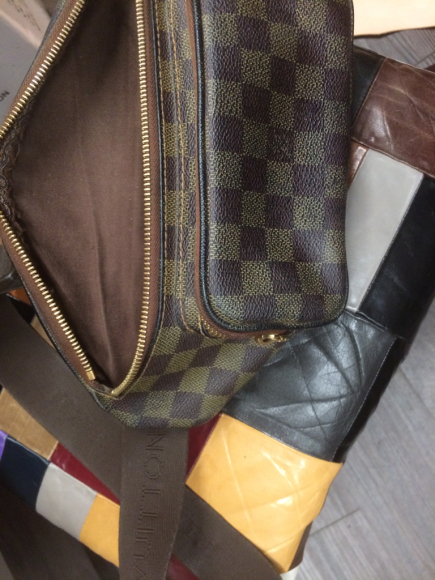 LOUIS VUITTON ウエストバッグのベルト修理 5