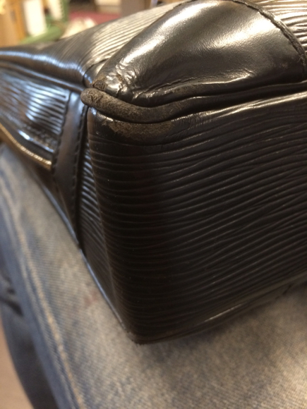 LOUIS VUITTON バッグのパイピング・角補修 2