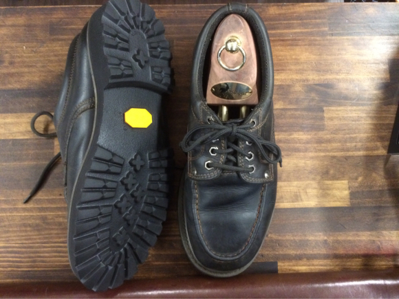 トレッキングシューズ Vibramソール交換・クリーニング 2