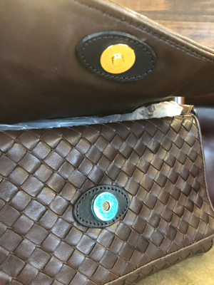 Bottega Venetaボッテガヴェネタ バッグクリーニング マグネット交換 2