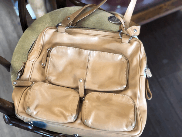 TOD'S トッズのレザーバッグ カラーレーション 1