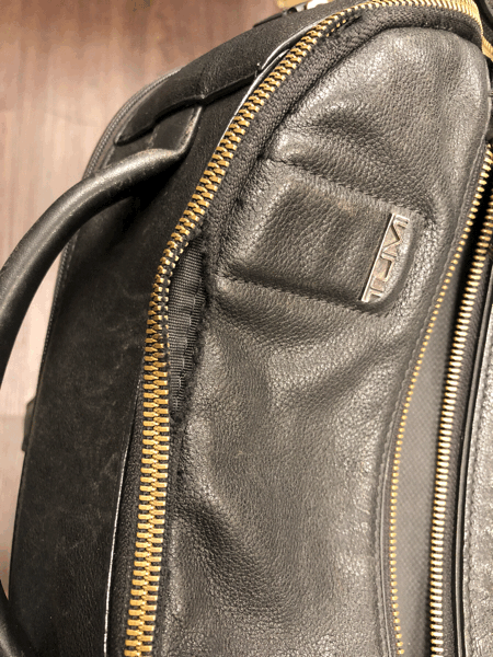 TUMI トゥミ レザーリュック ファスナー交換 修理 1