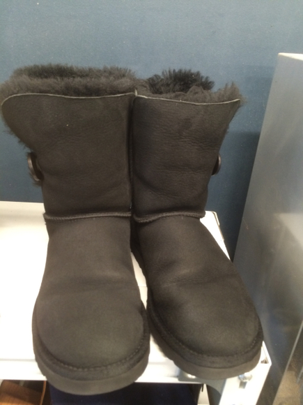 UGG ムートンブーツの靴底修理・クリーニング 3