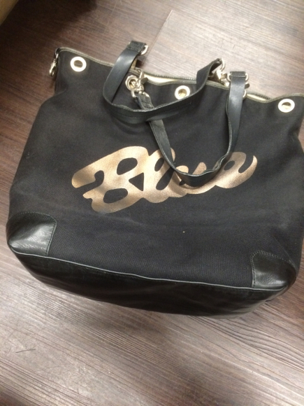 BURBERRY BLUE LABEL バッグ 底の破れ 修理_b0310556_18145402.jpg