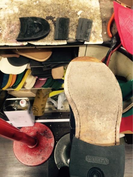 Tricker’s カントリーシューズのソール・コバ修理 4