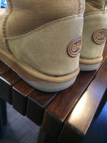 UGG emu アグやエミューなどのムートンブーツ_b0310556_22442508.jpg