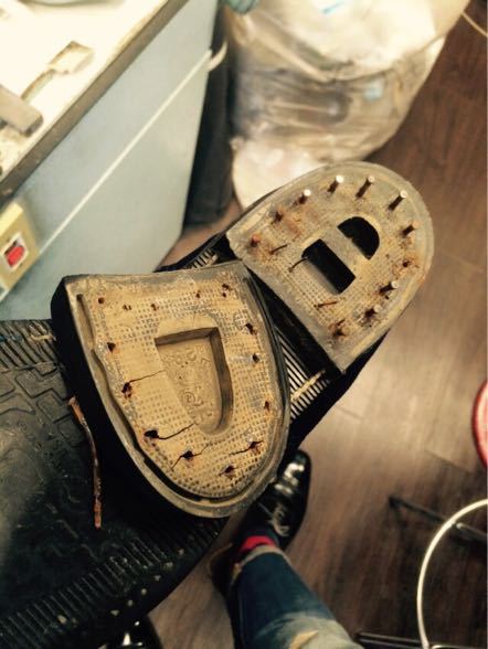 Chippewa エンジニアブーツの修理・染め直し 9